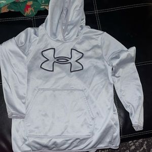 Women’s small Under Armour hoodie. Lightly worn. Too small.